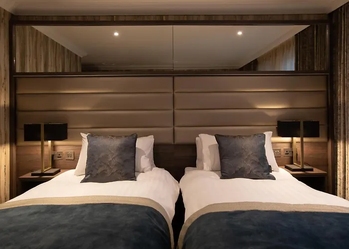 Carlton Hotel